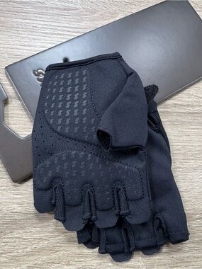 NWT Skims x Nike Training Gloves Black Small